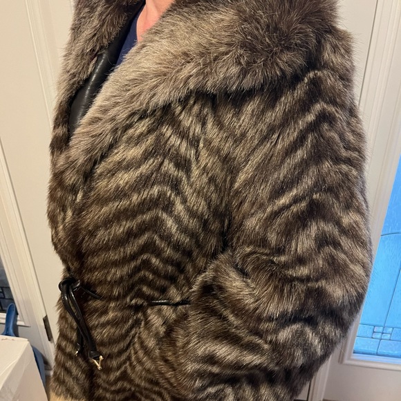 VINTAGE De Mars Faux Fur Jacket With Belt - Picture 2 of 6